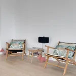 Private Rooftop Beachside 3-Bed Apt With Pool