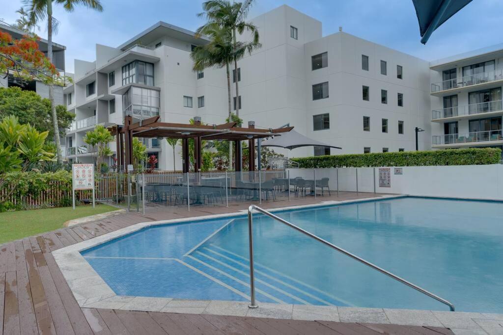 Private Rooftop Beachside 3-bed With Pool Apartment *