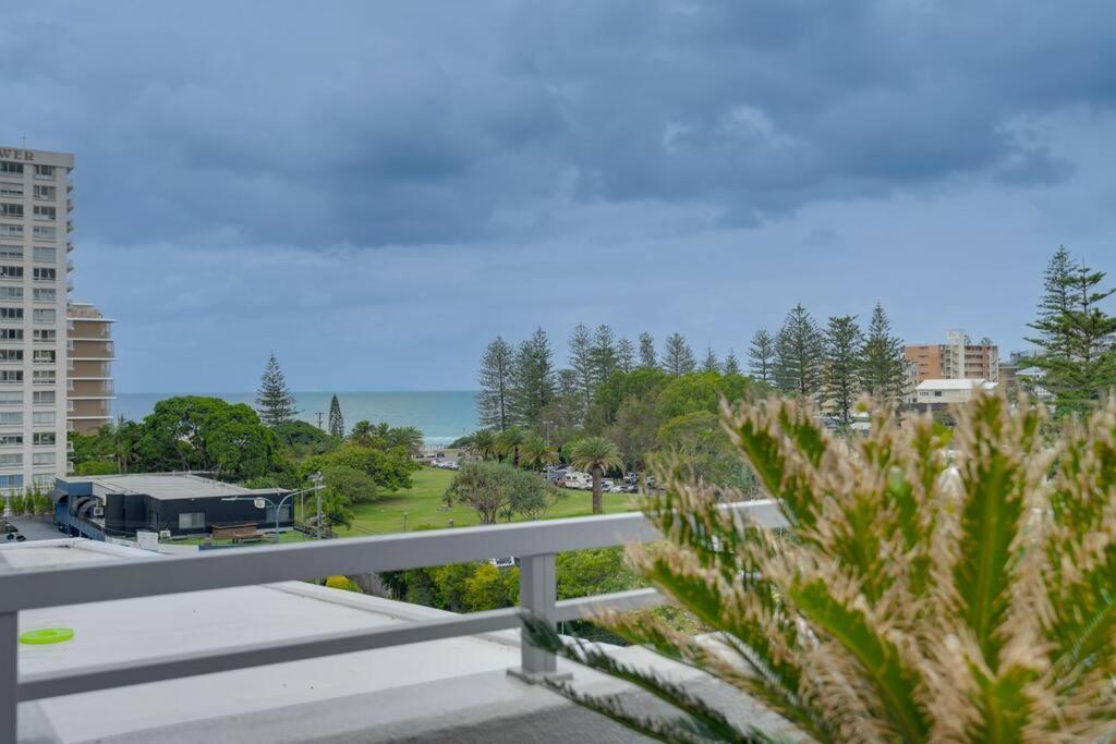 Private Rooftop Beachside 3-bed With Pool Apartment