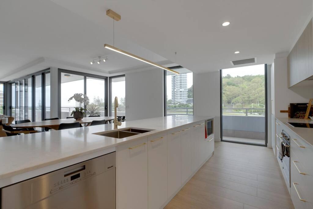 Apartment Private Rooftop Beachside 3-bed With Pool *