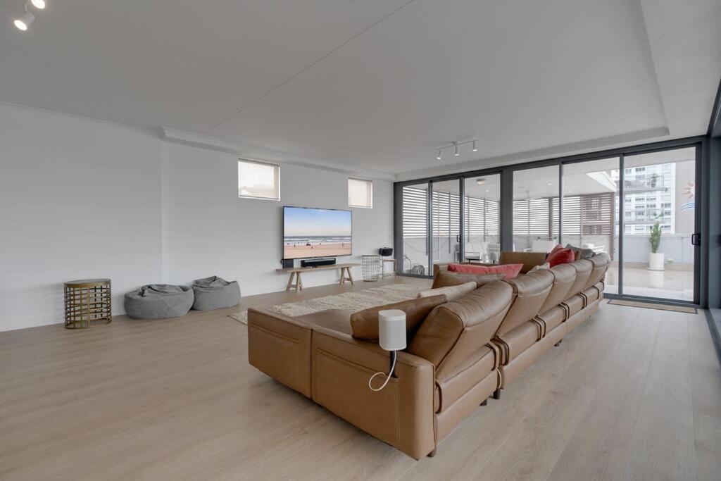 Apartment Private Rooftop Beachside 3-bed With Pool Gold Coast