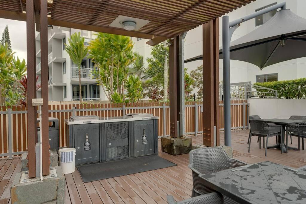 Apartment Private Rooftop Beachside 3-bed With Pool